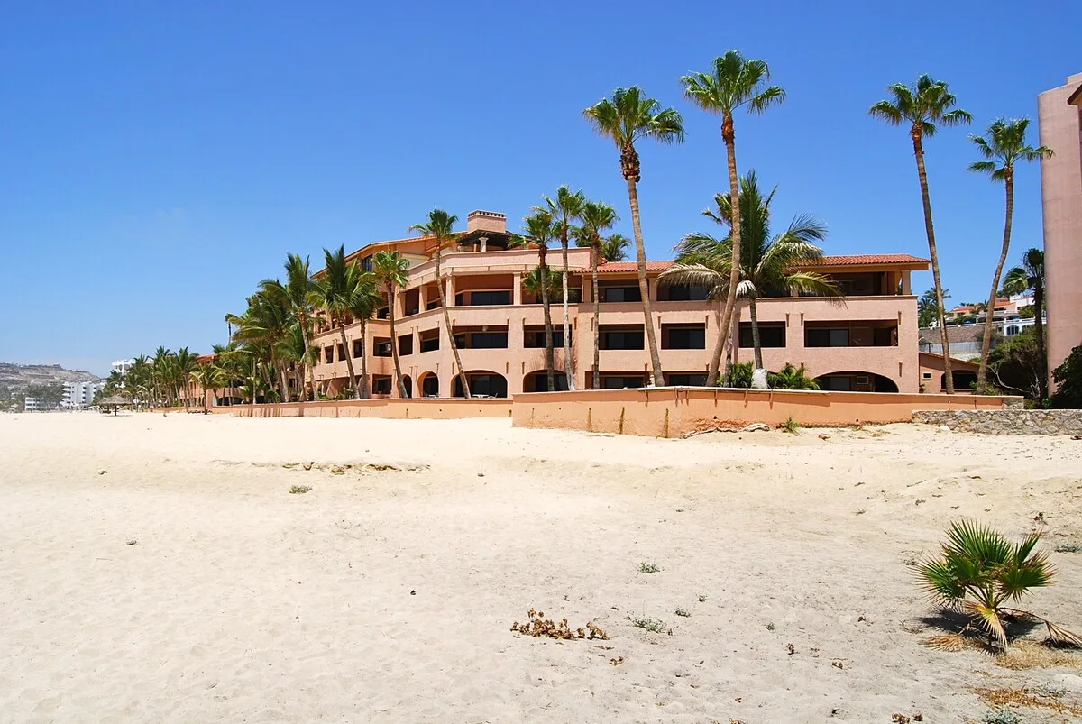 La Jolla beachfront condominiums on Costa Azul Beach, San José del Cabo