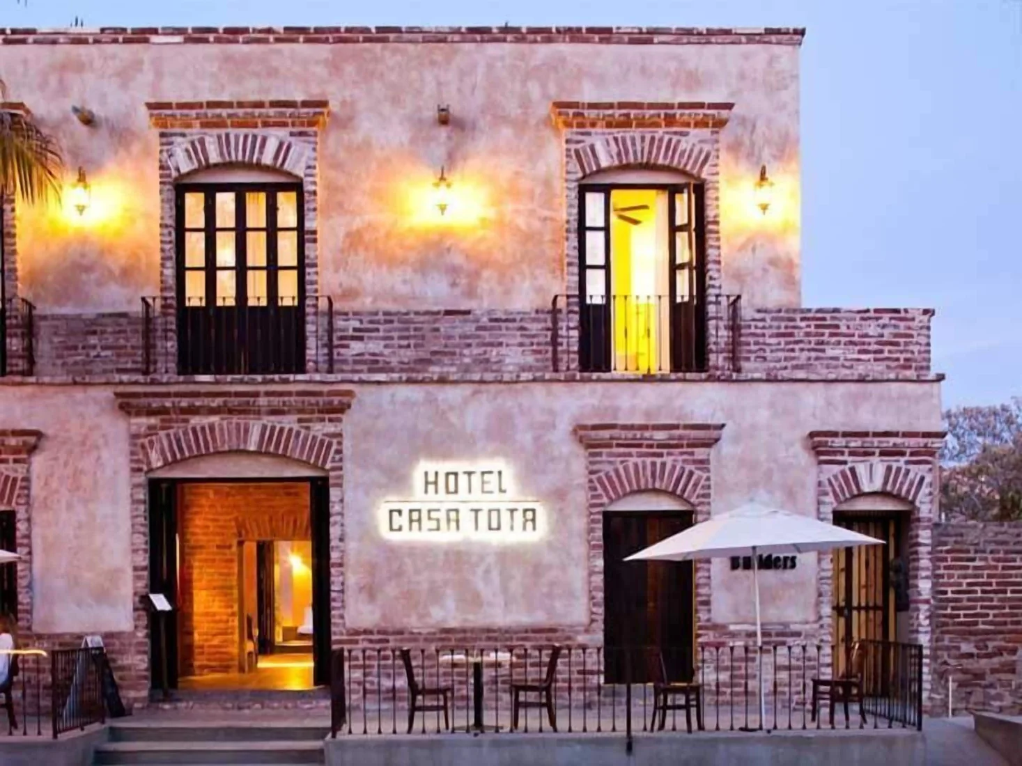 Hotel Casa Tota — destination for your private SJD transfer