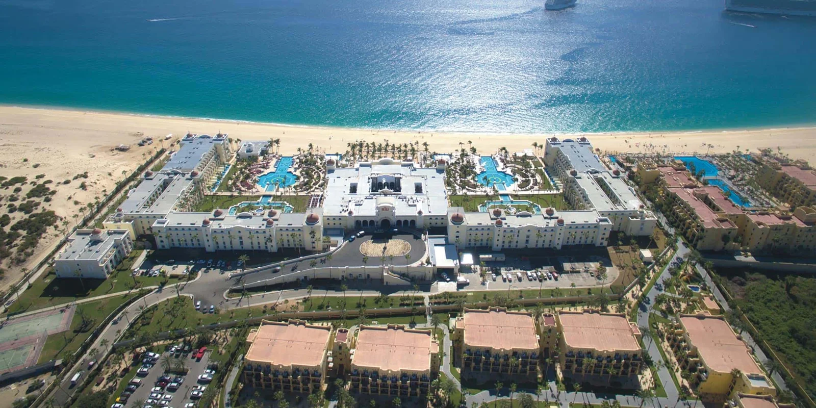 Hotel Riu Palace Cabo San Lucas — destination for your private SJD transfer